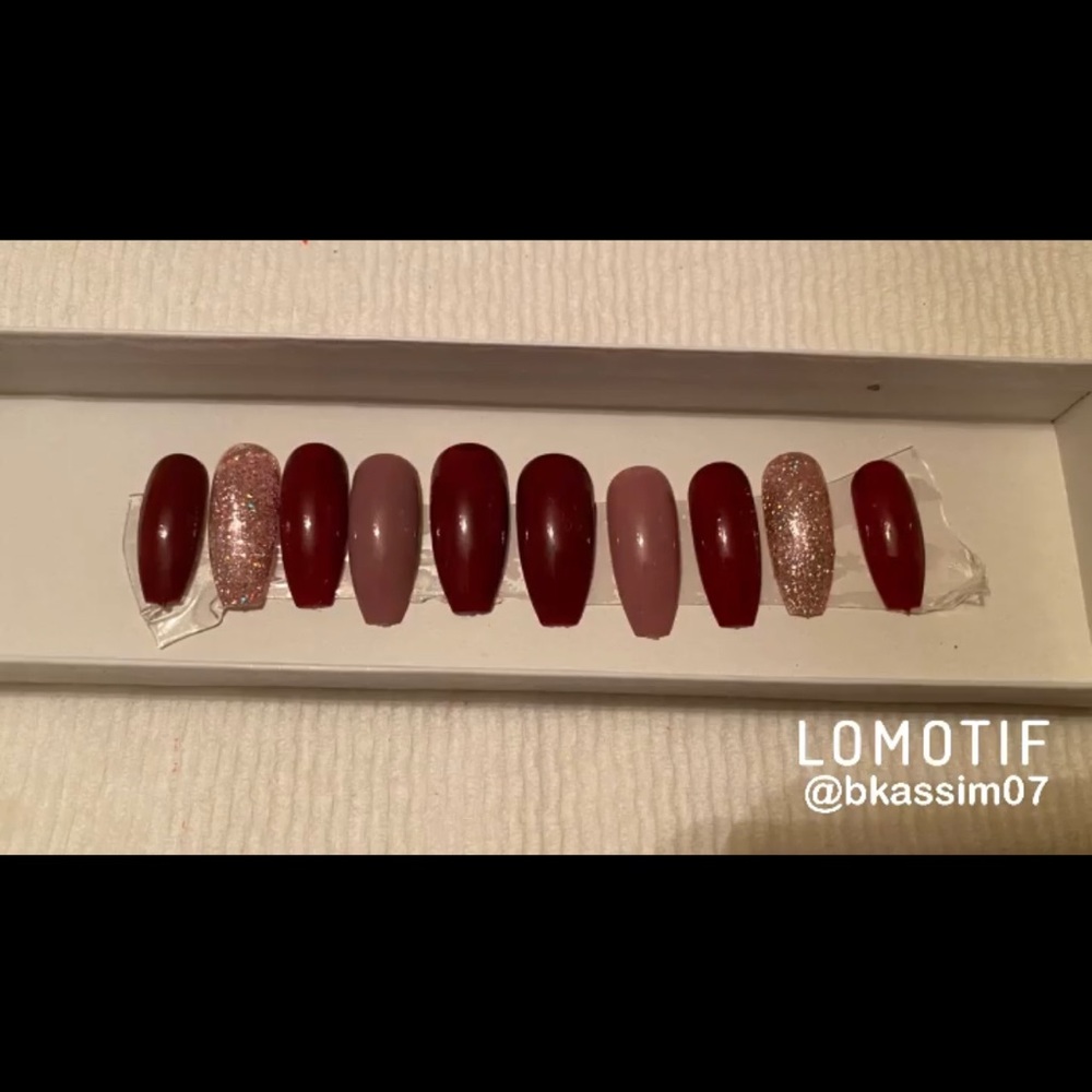 Press on nails